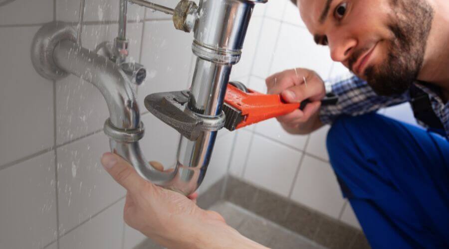 Expert burst pipe repair services in Bowling Green, VA